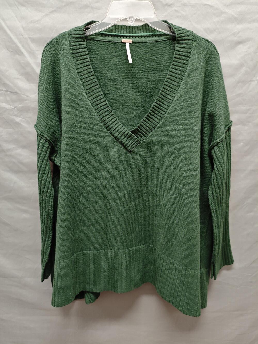 Free People Sweater Womens XS/S Green Deep V Neck Ribbed Knit Side Slit Relaxed